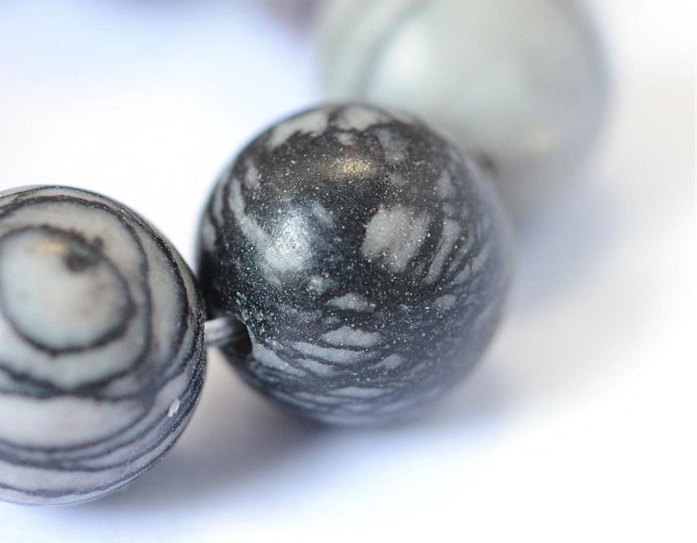 Silkstone, Black