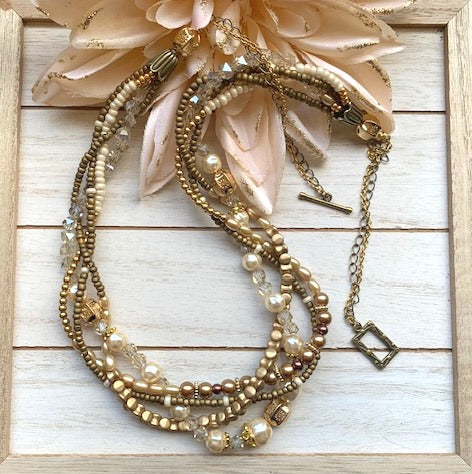 Achromatic 4-strand Necklace