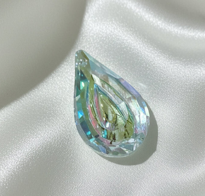 Teardrop Nest K-9 Crystal Prism 49mm