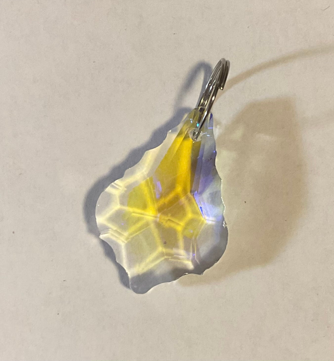 Teardrop Scallop Prism, Clear AB 28mm