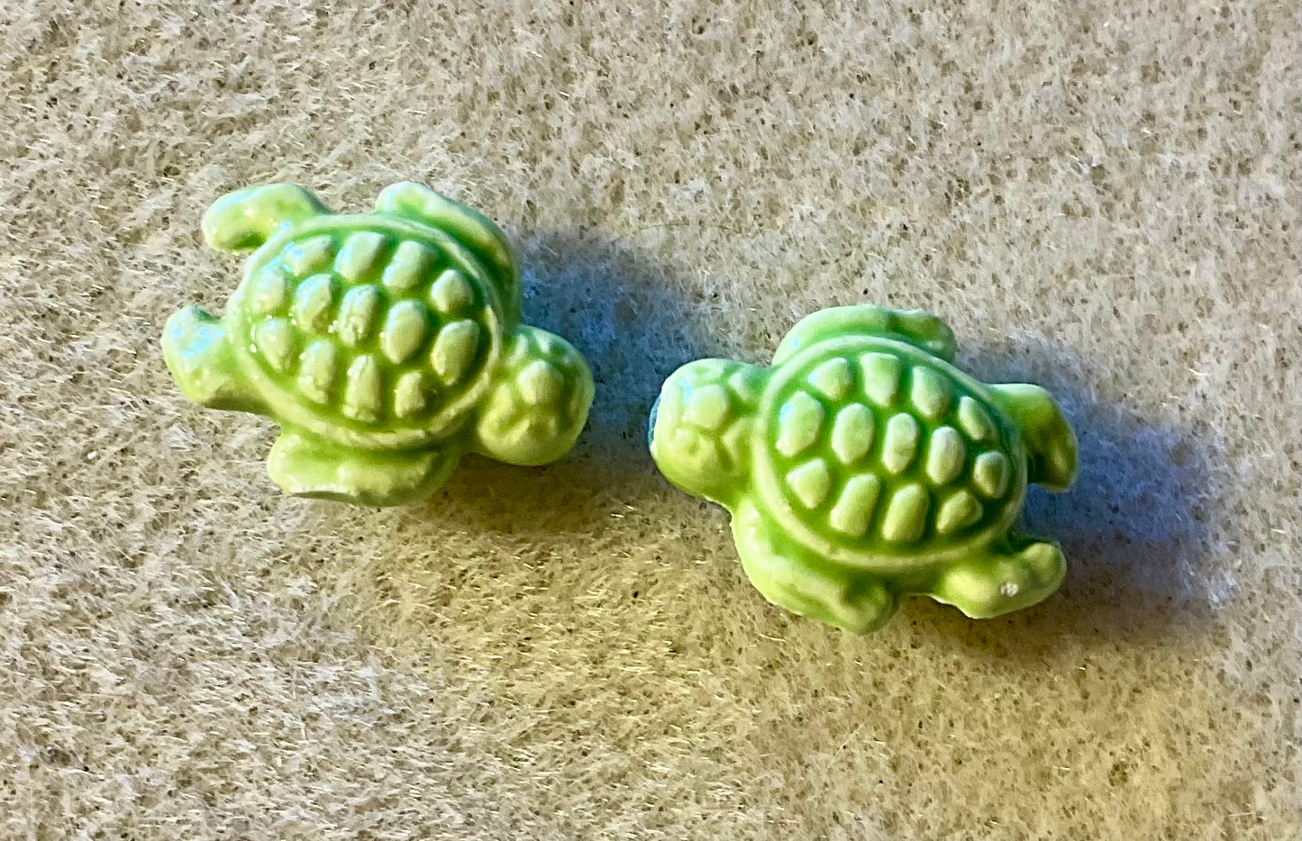 Turtle Beads Lt. Green 15mm