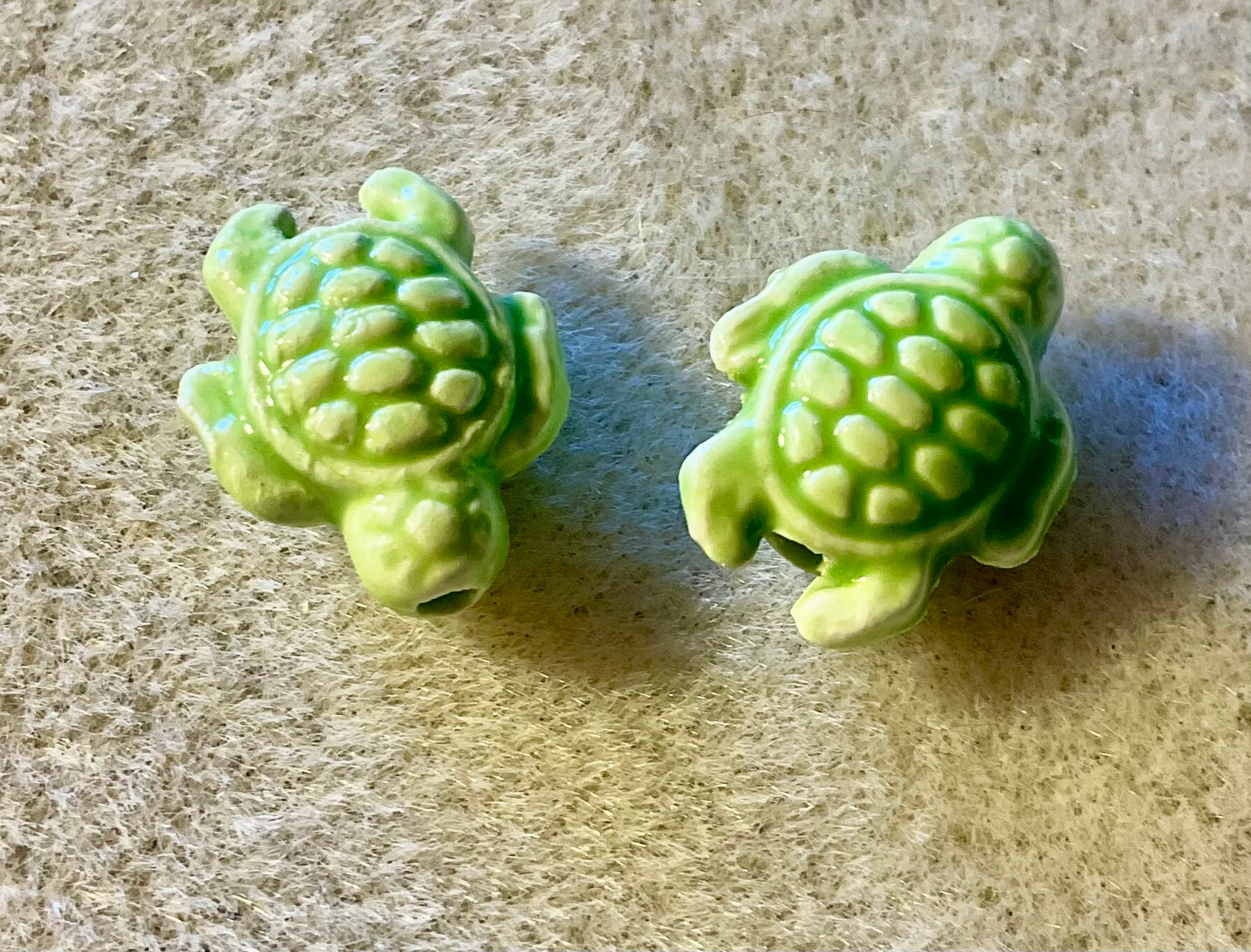 Turtle Beads Lt. Green 15mm