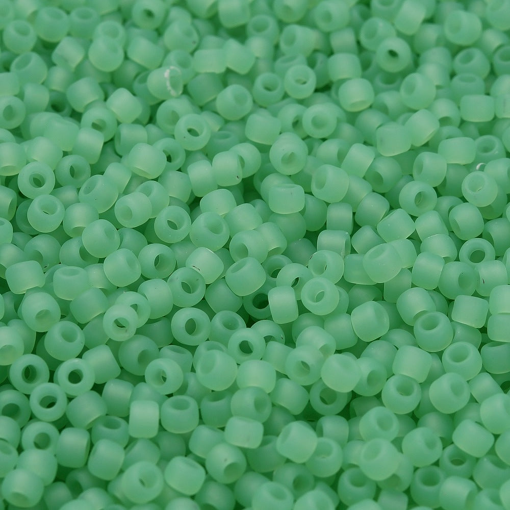 8/0 TOHO Ceylon Frosted Celery