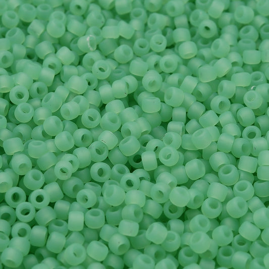 8/0 TOHO Ceylon Frosted Celery