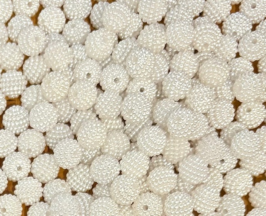 Berry Pearl Beads, White 10mm